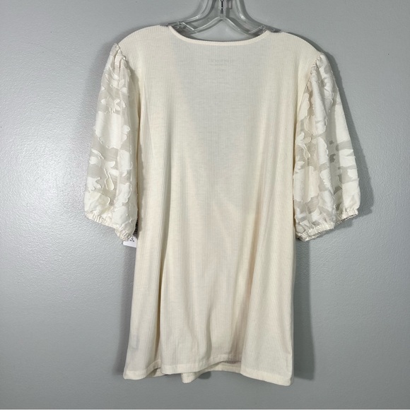 Torrid Cream Faux-Wrap Puff Floral Short Sleeve Super Soft Ribbed Knit Top NWT - Picture 5 of 5